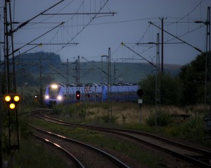 Tåg 1501 från Helsingborg i infartskurvan till Billeberga station